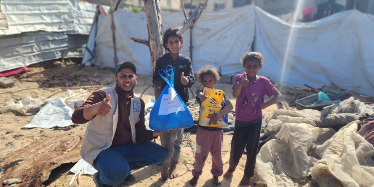 Krisis Kelaparan Gaza Semakin Parah, Adara Salurkan Bantuan Bahan Makanan Pokok untuk 167 Keluarga di Gaza Utara