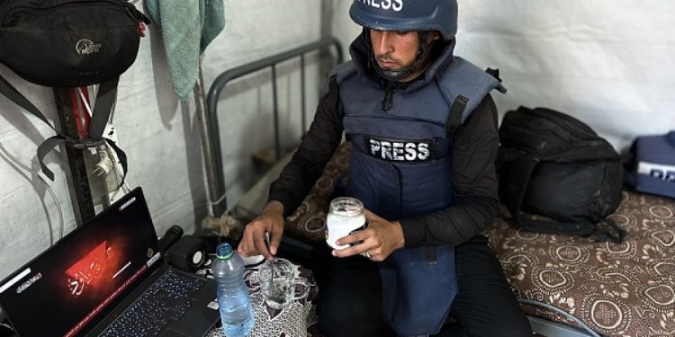 Jurnalis Gaza Dibiarkan Kelaparan, “Gaza Sedang Mati, dan Kami Mati Bersamanya”