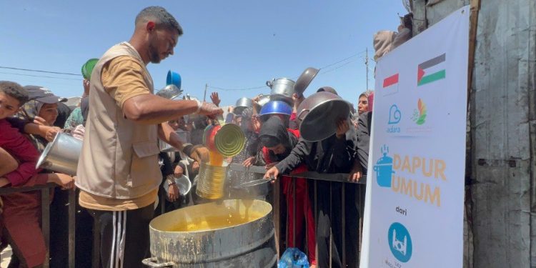 Israel Jadikan Kelaparan sebagai Senjata Perang, Adara Salurkan Bantuan Dapur Umum untuk Ribuan Warga di Khan Yunis dan Gaza Tengah