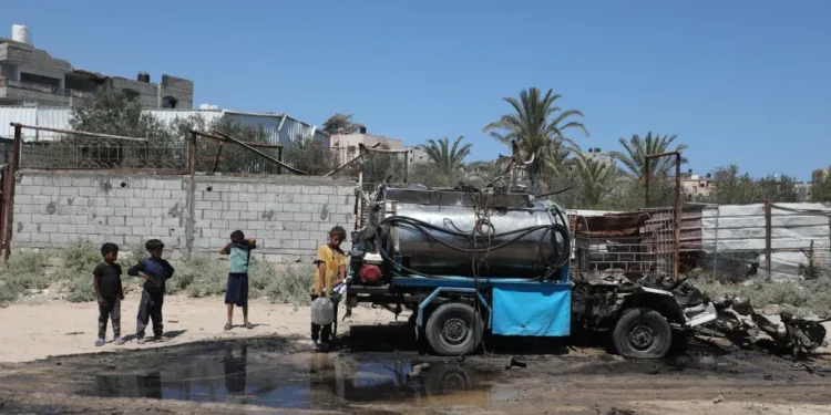 Lebih dari 700 Warga Palestina Terbunuh: Israel Dituding Gunakan Air sebagai Senjata Perang