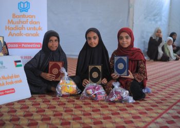 Adara Salurkan Mushaf dan Hadiah untuk Ratusan Anak Penghafal Qur’an di Gaza Utara