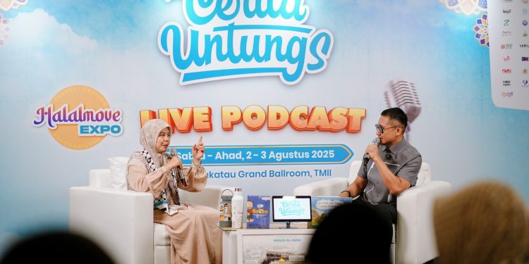 Maryam Rachmayani dan Arie Untung di panggung Cerita Untungs