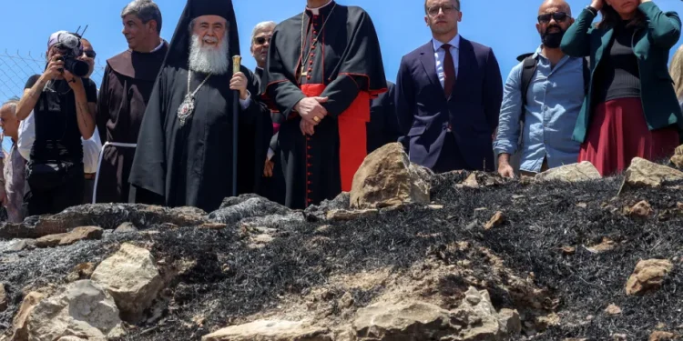 Yunani Protes Perampasan Tanah Gereja Ortodoks Yunani di Tepi Barat