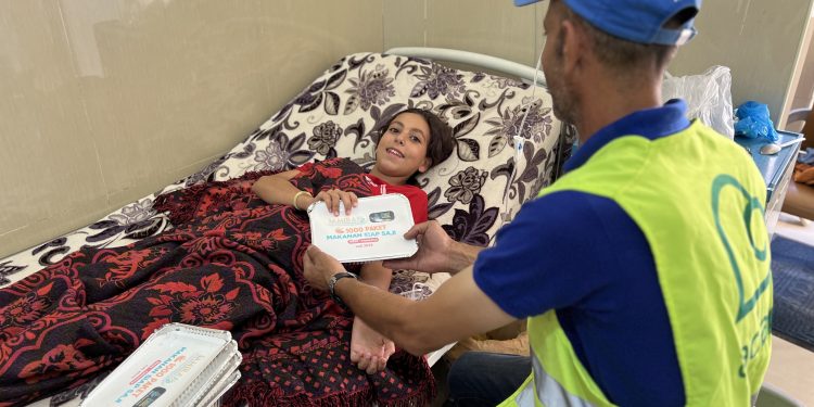 Bantuan Makanan Capai 1.000 Pengungsi di Alhelou International Hospital dan Kamp Pengungsian di Kota Gaza