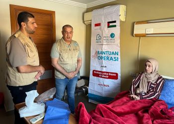 Senyum Mereka Telah Berbicara, Adara Fasilitasi Bantuan Operasi dan Obat-obatan untuk Pengungsi Gaza di Mesir