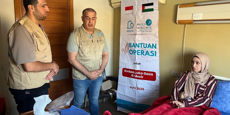 Senyum Mereka Telah Berbicara, Adara Fasilitasi Bantuan Operasi dan Obat-obatan untuk Pengungsi Gaza di Mesir