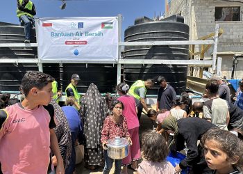 Krisis Air di Gaza: Adara Salurkan Air Bersih untuk Ribuan Warga Deir Balah