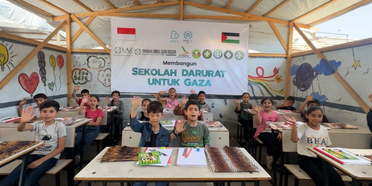 180 Anak Gaza Bisa Raih Cita Berkat Bantuan Sekolah Darurat