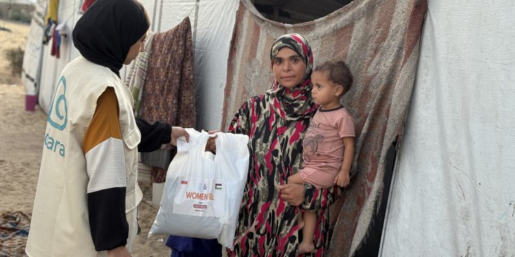 Dari Indonesia untuk Perempuan Gaza: Bantuan Paket Peduli Perempuan Bawa Harapan