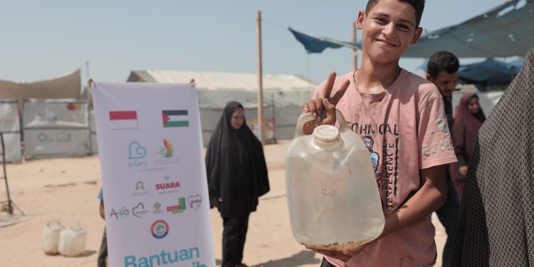 Setetes Kebaikan: Air Bersih untuk 3.500 Warga Gaza Utara