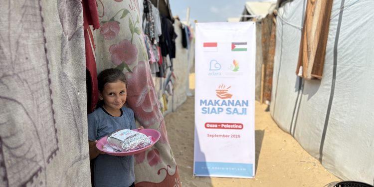 588 Keluarga Gaza Selatan Terima Bantuan Makanan Siap Saji