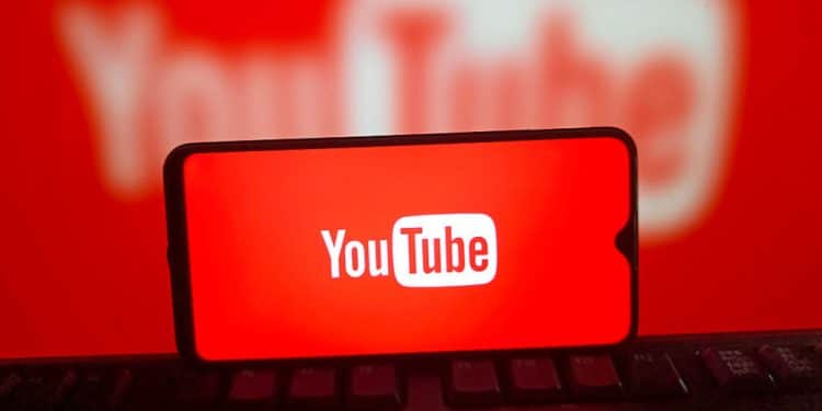 Perusahaan induk YouTube, Google, telah menindak tegas perbedaan pendapat di dalam perusahaan terkait kemitraannya dengan militer Israel [CFOTO/Future Publishing via Getty Images]