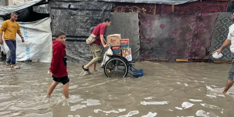 Banjir Musim Dingin Perburuk Krisis Pengungsian di Gaza