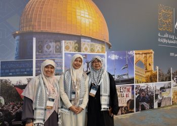 Maimon Herawati (SMART171, Indonesia), Maryam Rachmayani (Adara Relief International, Indonesia), Zuraidah Kornain (MWCQP, Malaysia) di The Jerusalem Covenant Conference.