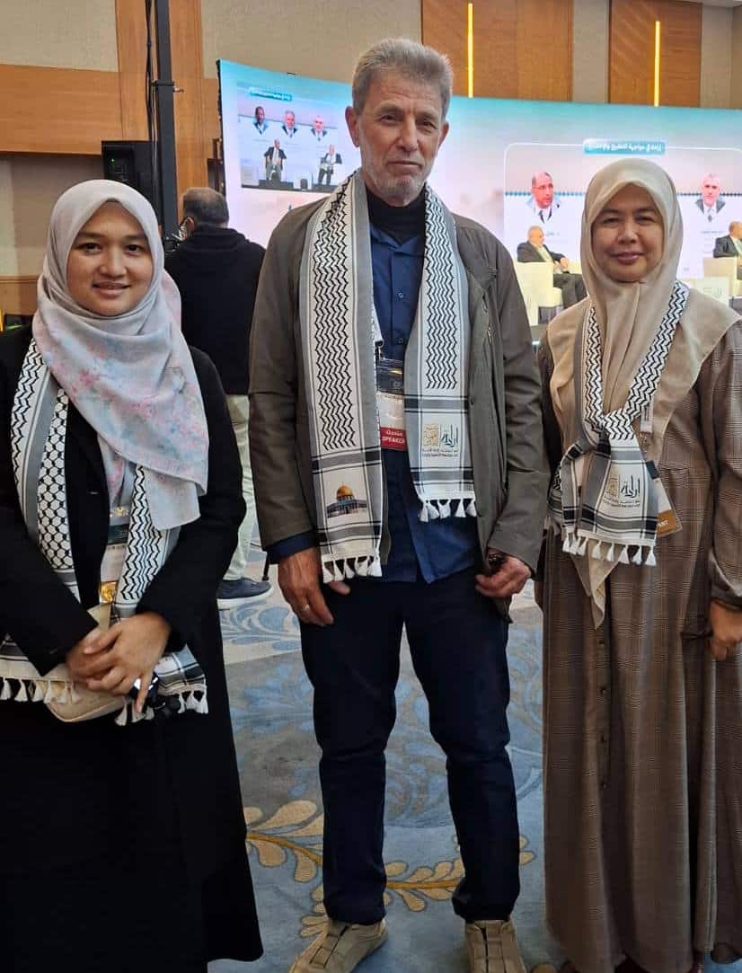 Maryam dan Ihdal bersama Nael Barghouti.