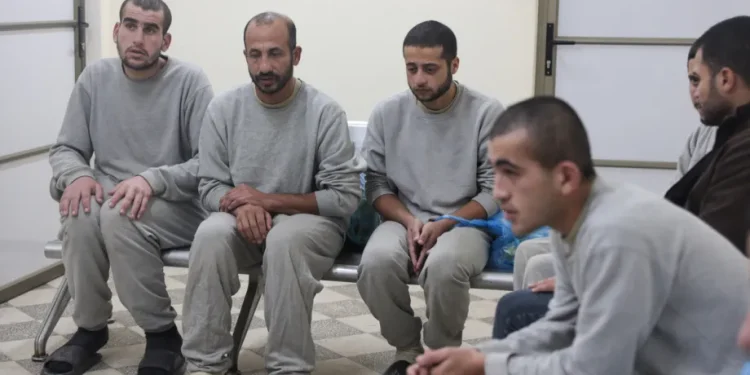 Usai Dibebaskan, 10 Tawanan Gaza Dilarikan ke RS Al-Aqsa