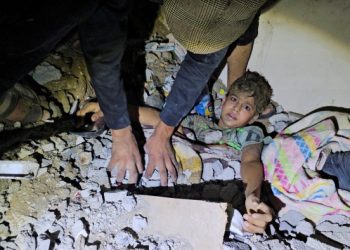 Pertahanan Sipil Gaza: Hanya Satu Eskavator yang Kami Miliki untuk Mencari Lebih dari 10.000 Korban