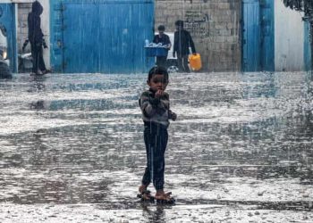 Hujan Lebat Banjiri Tenda Pengungsi dan Rumah Sakit di Gaza, Memperparah Krisis Kemanusiaan di Tengah Gencatan Senjata yang Rapuh