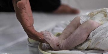 Bayi Baru Lahir Meninggal Akibat Kedinginan di Gaza, Israel Terus Blokir Masuknya Bantuan