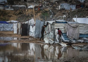 Lebih dari 100 Bangunan Runtuh dan 90 Persen Tenda Terendam Banjir akibat Badai di Gaza