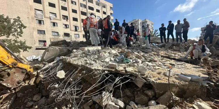 Evakuasi Jenazah Terus Berlangsung, Ribuan Korban Genosida Masih Tertimbun