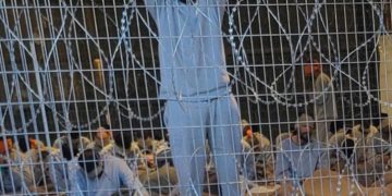 Tawanan Palestina di penjara Sde Teiman (The Guardian)