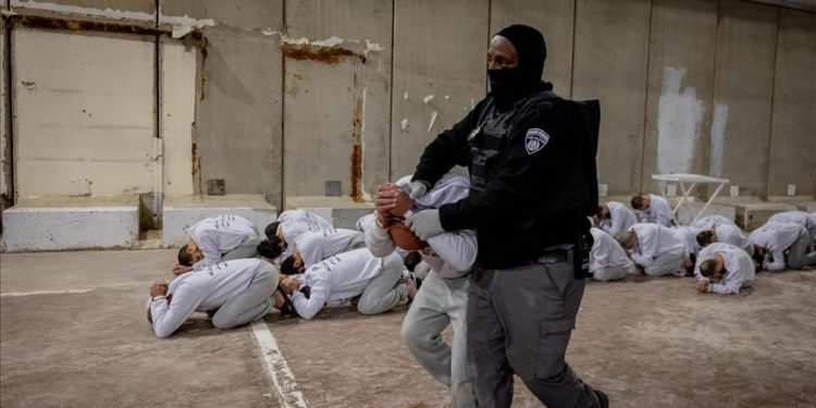 Tiga Tawanan Gaza Meninggal dalam Penjara Israel akibat Penyiksaan dan Kelalaian