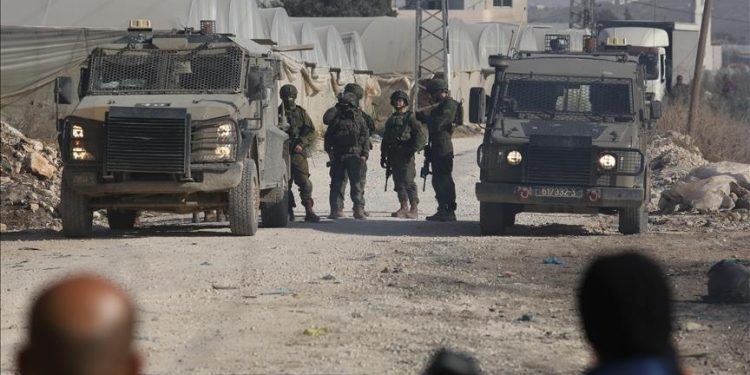 Israel Tangkap Puluhan Warga Palestina dalam Penggerebekan di Tepi Barat