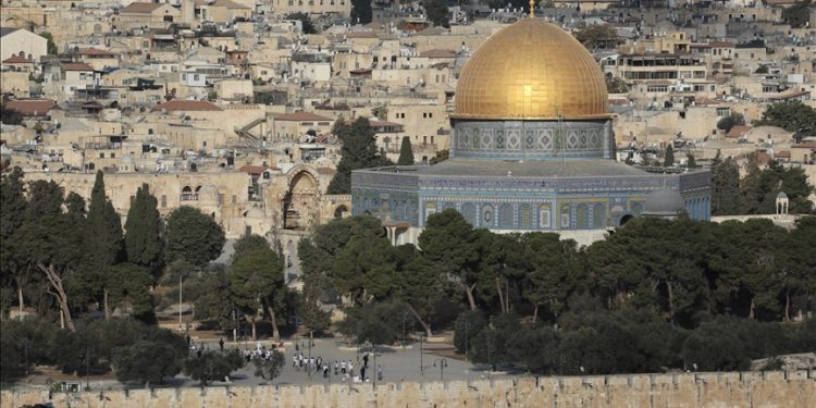 Lebih dari 380 Pemukim Ilegal Israel Serbu Masjid Al-Aqsa untuk Rayakan Hanukkah
