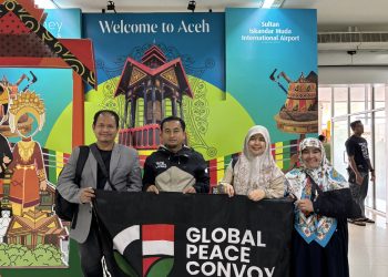 Tim Global Peace Convoy Indonesia yang siap meninjau situasi pascabencana di Aceh menyalurkan kemanusiaan.
