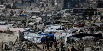 Warga Palestina yang mengungsi berjuang untuk melanjutkan kehidupan sehari-hari di tengah reruntuhan akibat serangan Israel di Jabalia, Gaza pada 6 Januari 2026. [Saeed MMT Jaras – Anadolu Agency]