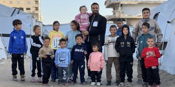 60 Anak Gaza Utara Terima Bantuan Pakaian Hangat