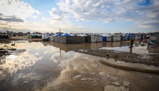 Banjir merendam tenda-tenda pengungsian di Gaza (Al Jazeera)