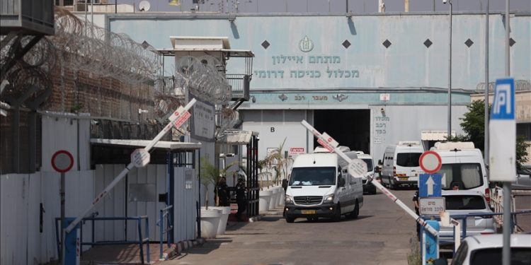 Kelompok HAM: 52 Perempuan Palestina Ditahan di Penjara Israel di Tengah Dugaan Penyiksaan