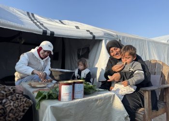 Sekaleng Daging Kornet Sejuta Kebahagiaan untuk Gaza