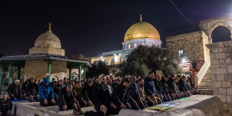 Israel Batasi Jemaah Masjid Al-Aqsa, Larang Mesaharati Berkeliling Selama Ramadan