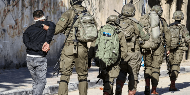 Israel Menahan 100 Orang dari Tepi Barat Sejak Awal Ramadan