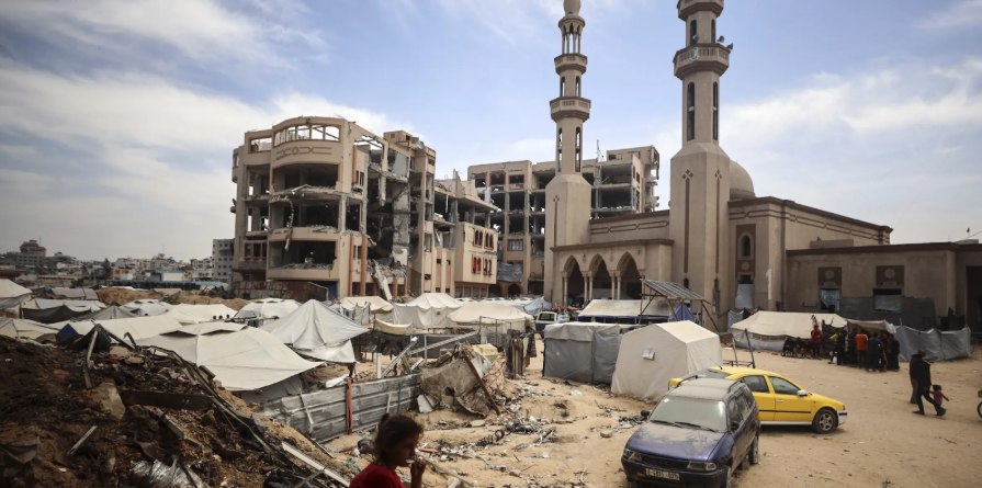 Gedung Universitas Islam Gaza yang hancur akibat serangan Israel (The Intercept)