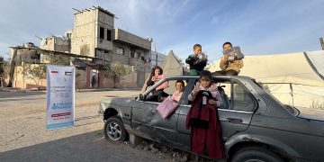 303 Senyum, 303 Pakaian Hangat untuk Anak Gaza Selatan