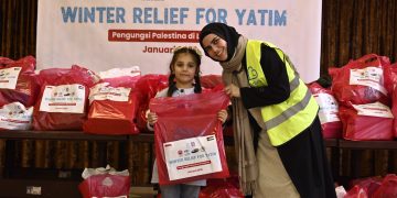 Pakaian Hangat untuk 244 Yatim Palestina di Lebanon