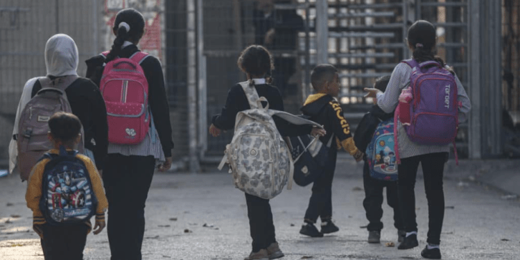 Pencekikan Israel terhadap Tepi Barat Menghancurkan Pendidikan Anak-Anak