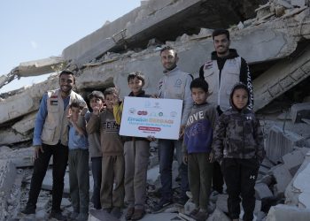 1.700 Warga Gaza Gelar Buka Bersama di Tengah Reruntuhan