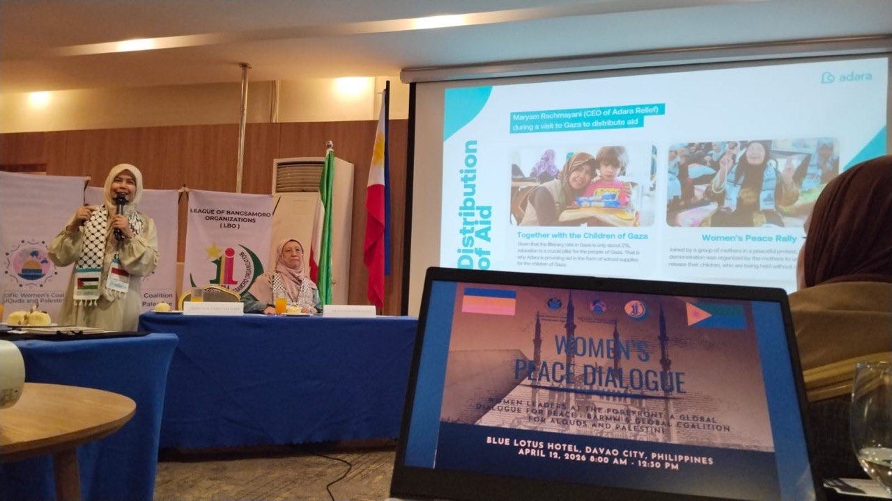 Maryam mempresentasikan profil Adara Relief International.