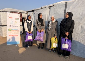 Hadiah Hari Raya untuk Ratusan Ibu dan Anak di Khan Younis