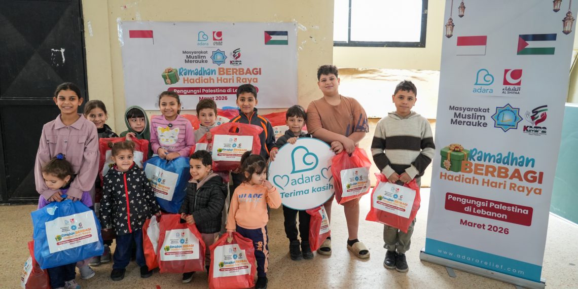 Baju Lebaran untuk Anak-anak Palestina di Kamp Ainul Hilwah Lebanon