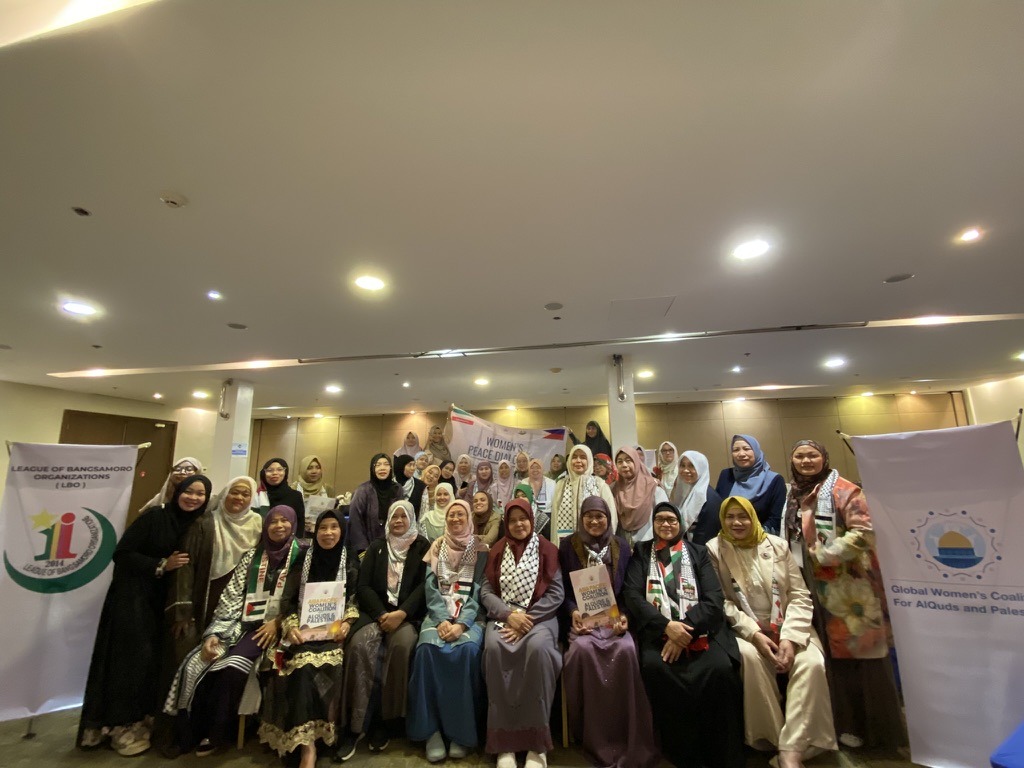 Delegasi pada Women's Peace Dialogue di Blue Lotus Hotel, Davao, Filipina (12/4).