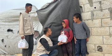 Pelipur Lara, Ribuan Porsi Makanan Buka Puasa untuk Warga Gaza