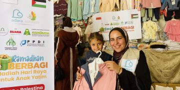 148 Anak Gaza di Khan Younis Terima Hadiah Baju Lebaran