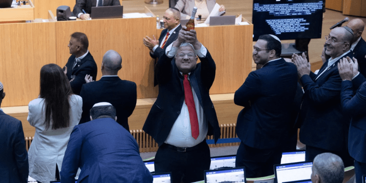 Menteri Israel Rayakan UU Hukuman Mati dengan Minum Alkohol