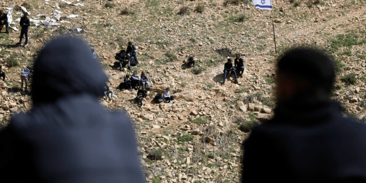 Warga Palestina Gagalkan Upaya Perampasan Rumah di Tepi Barat